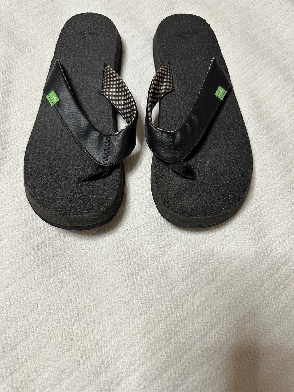 Sanuk women’s flip flops